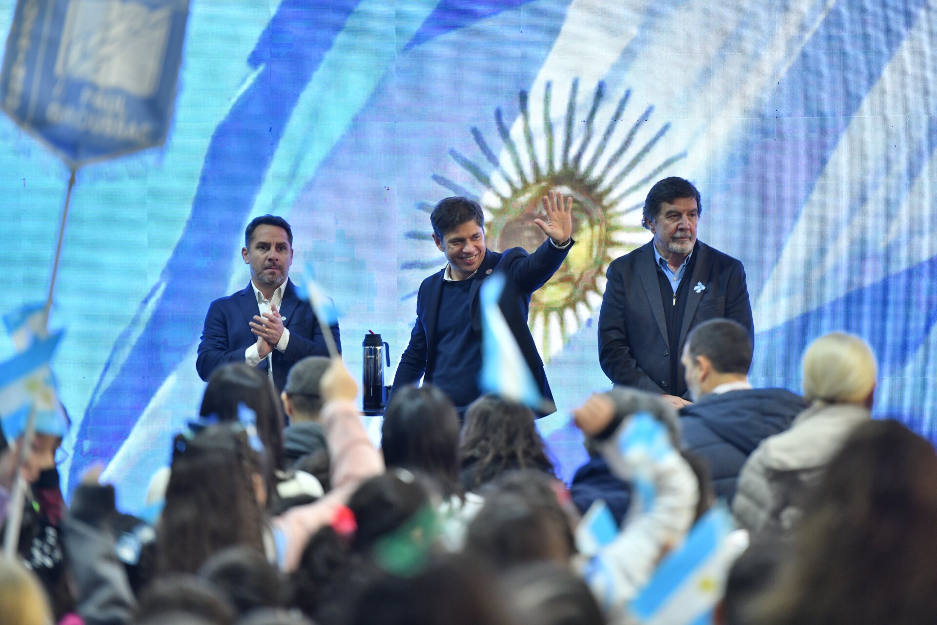 Kicillof se pone al frente de la pelea contra las políticas de Milei ...