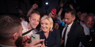 Francia vuelve a votar mirando a la ultraderecha en las cruciales elecciones parlamentarias