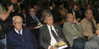 Familias de franceses desaparecidos dicen que el Gobierno quiere liberar a Astiz