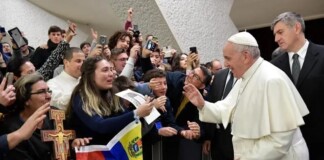 Francisco pidió «buscar la verdad y evitar la violencia” en Venezuela