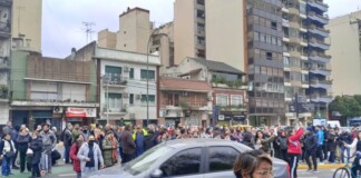 Desalojaron a más de 2.000 feriantes en el Parque Centenario