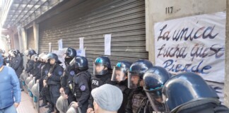 La Policía Federal sitió y bloqueó el ingreso a la Universidad de las Madres