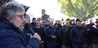 «Tenemos que salir a enfrentar este modelo económico que vino a destruir a la clase trabajadora», dijo Daniel Yofra