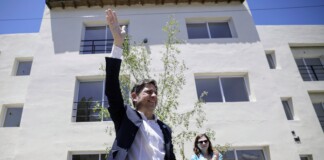Con el aval de una tropa de intendentes, Kicillof analiza propuestas para desdoblar elecciones en la Provincia