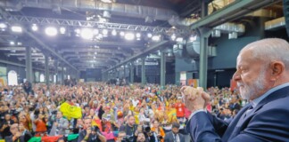 Lula fue operado con «éxito» por segunda vez y está despierto, según los médicos