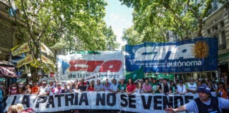 Las dos CTA realizaron un paro y movilización contra el Gobierno: «Si arruinaron las Fiestas, se las tenemos que arruinar a ellos»