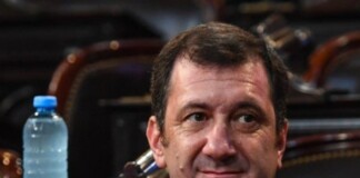 Edgardo Kueider y su secretaria fueron trasladados a un departamento en Asunción para cumplir la prisión domiciliaria