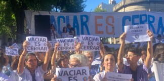 Trabajadores del Hospital Bonaparte protestaron contra el cierre de las residencias en salud mental