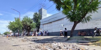 Despidieron por WhatsApp a unos 70 trabajadores en un frigorífico de Villa Gobernador Gálvez