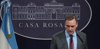 El Gobierno volvió a explicar los dichos de Milei en Davos ante la convocatoria del colectivo LGBTQ+