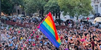 El colectivo LGTBIQ+ lidera la marcha a Plaza de Mayo en rechazo del discurso de Javier Milei contra la diversidad