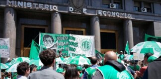 Por el cierre de la Secretaría de Vivienda, el Gobierno echó a 500 empleados públicos