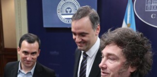 Las conferencias de prensa que no se escuchan ni se ven