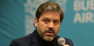 Carlos Bianco: «Que Milei deje de lado ese sueño húmedo de convertirse en emperador de la Argentina»