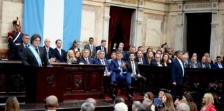 Milei firmó el decreto para acordar con el FMI un convenio a 10 años