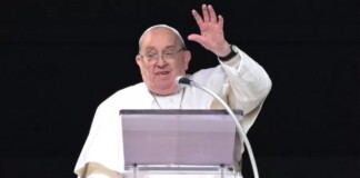 El papa Francisco dejó el hospital y vuelve al Vaticano 38 días después de su internación