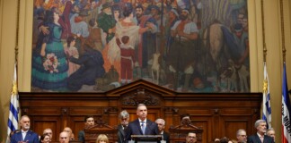Yamandú Orsi asumió como nuevo presidente de Uruguay hasta 2030
