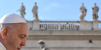 Murió Francisco, el papa argentino que intentó cambiar la Iglesia en favor de los más pobres