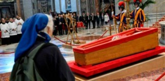 La sobrina de una de las monjas francesas desaparecidas por la última dictadura militar despidió a Francisco