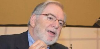 «La gente retiene sus dólares porque no sabe qué va a pasar», dijo Claudio Loser, ex director del FMI