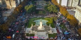 Una multitud marchó al Congreso contra el ajuste de Milei