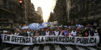 «El reclamo no es contra nadie, es a favor de la educación pública», dijo Jorge Calzoni, rector de la UNDAV
