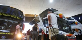 El Gobierno nacional eliminó el control estatal de equipajes en los micros de larga distancia