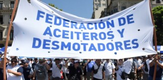 Aceiteros lanzan huelga nacional y marchan al Congreso contra la reforma laboral