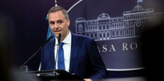 Manuel Adorni asume como director de YPF en representación del Estado Nacional